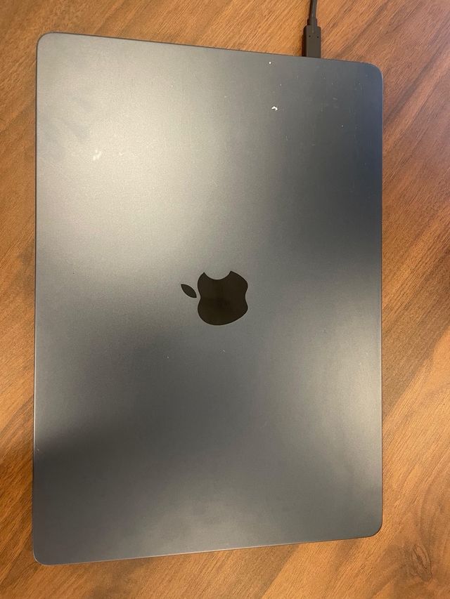 MacBook Air 15 M3 2024 8GB