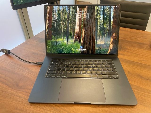 MacBook Air 15 M3 2024 8GB