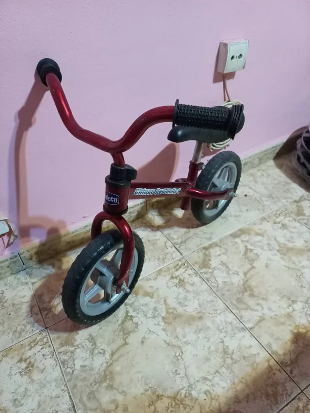 Bici sin pedales Chicco Roja