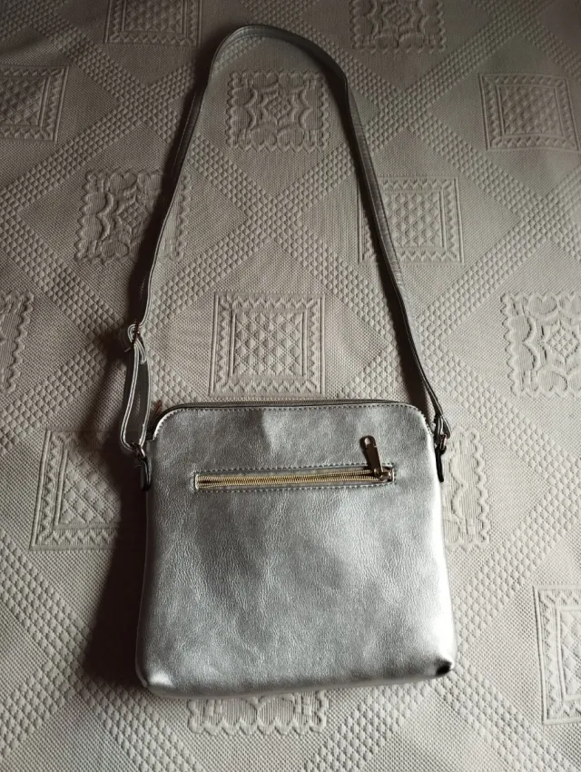 Bolso de colgar plata 25x24 cm