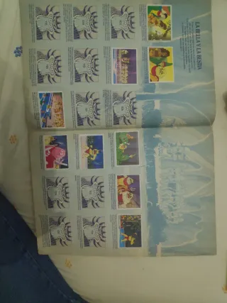 Álbum Dragones y Mazmorras con 97 cromos