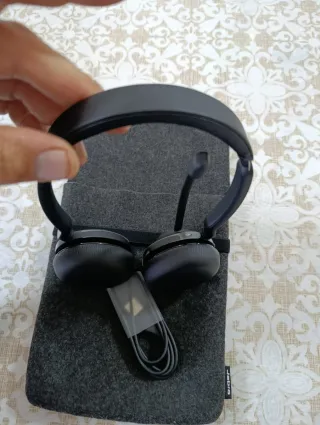 Custodia per cuffie in feltro grigio