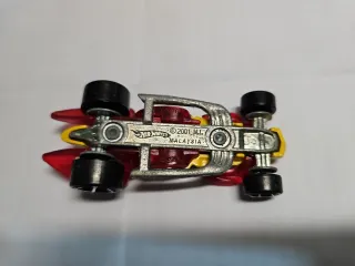 Hot Wheels Coche Amarillo y Rojo