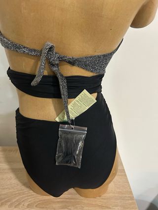 Trikini Benetton Negro y Plateado Talla M