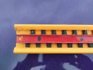 Accesorio cortasetos para desbrozadora