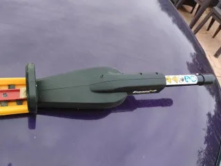 Accesorio cortasetos para desbrozadora