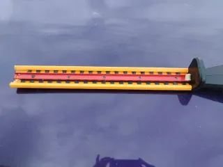 Accesorio cortasetos para desbrozadora