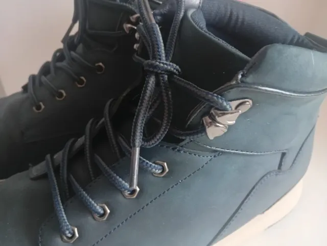 Botas hombre casuales azul marino