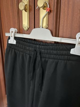 Pantalón chándal Adidas negro logo