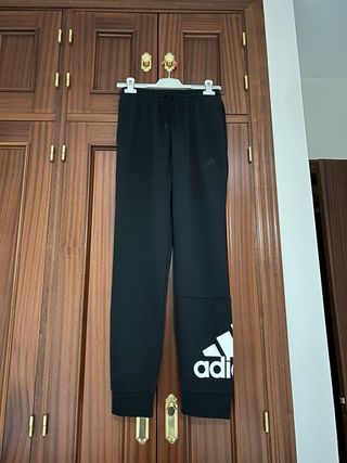Pantalón chándal Adidas negro logo
