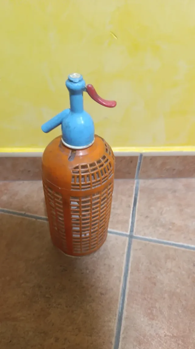 Sifón antiguo naranja y azul