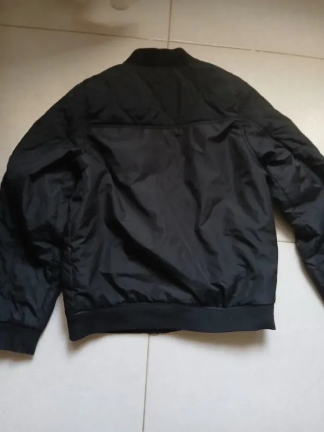 Chaqueta bomber negra