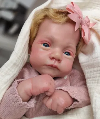 Bebé Reborn Pintado a Mano.