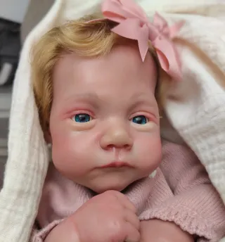 Bebé Reborn Pintado a Mano.