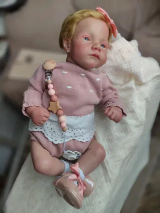 Bebé Reborn Pintado a Mano.