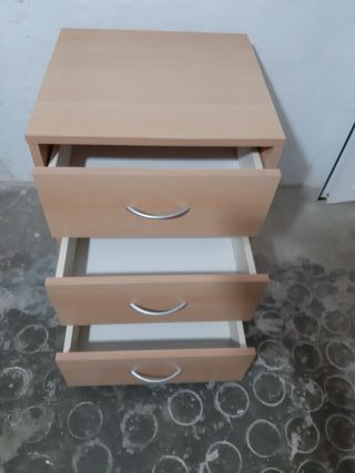 Mesita de noche/escritorio 3 cajones