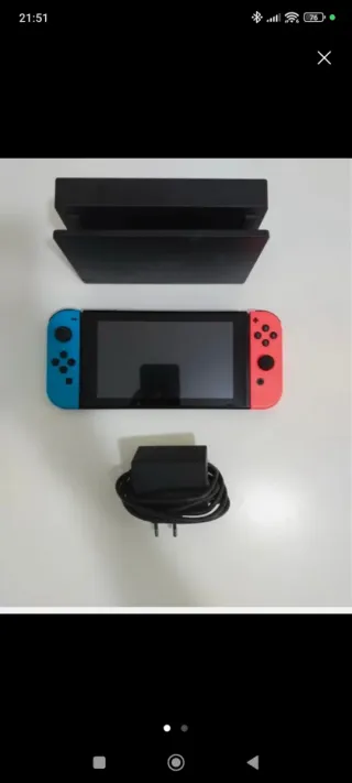 Nintendo Switch Azul/Rojo + Dock + Cargador.