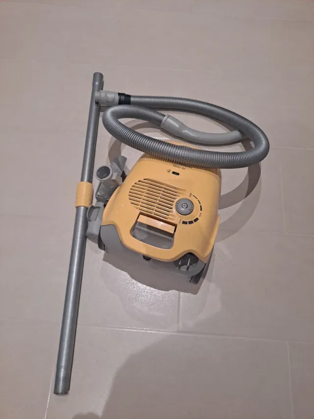 Aspiradora Bosch Pro Parquet 1800W6