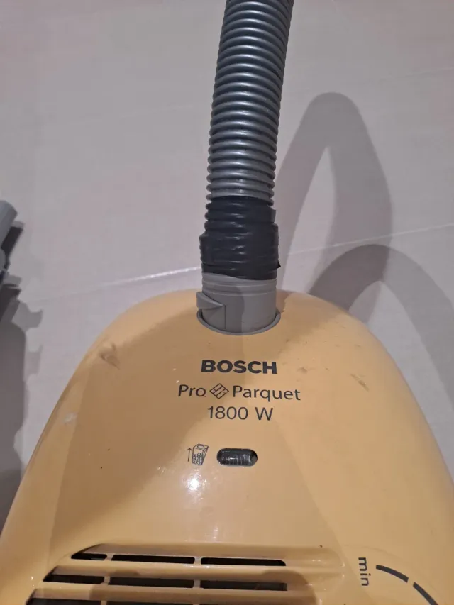 Aspiradora Bosch Pro Parquet 1800W6