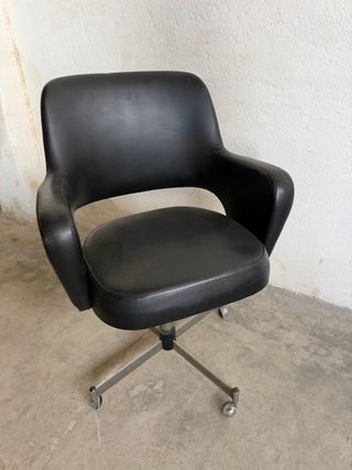 Silla de oficina giratoria negra