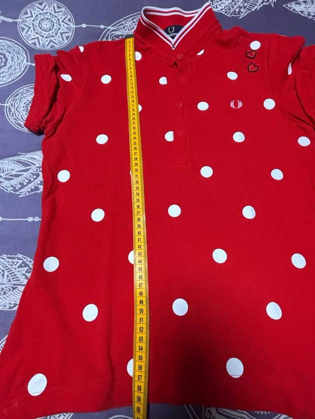 Polo Fred Perry Rojo Lunares Fund Amy Winehouse.