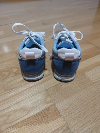 Zapatillas Mujer Talla 36 Plata y Blanco