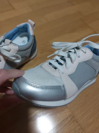 Zapatillas Mujer Talla 36 Plata y Blanco