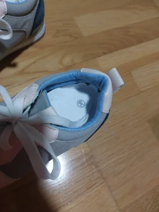 Zapatillas Mujer Talla 36 Plata y Blanco