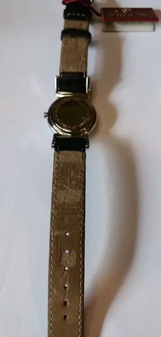Reloj Justina Clásico Negro y Plateado. Nuevo