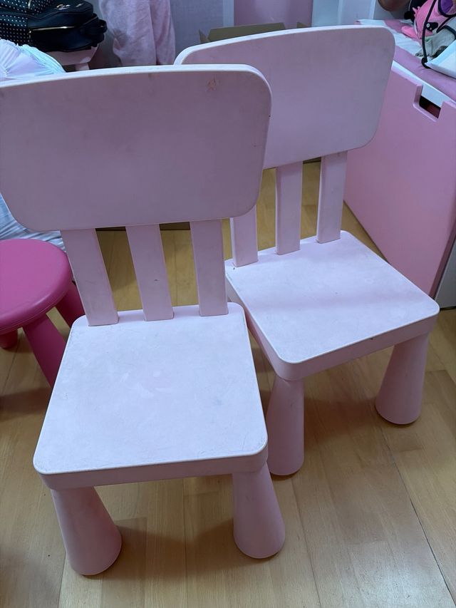 Set per bambini Ikea con tavolo e sedie