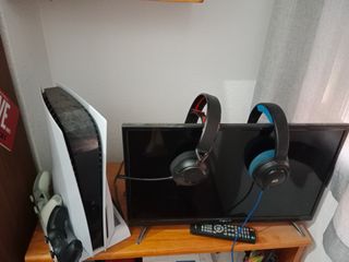 Consola PS5 + 2 Mandos + Cascos + TV