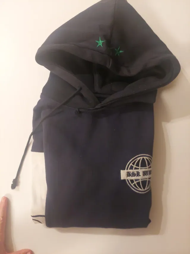 Sudadera TS con capucha y bolsillos