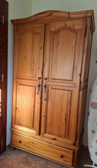 Conjunto habitación: Cama, mesita, armario