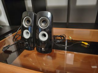 Altavoces Logitech Negros