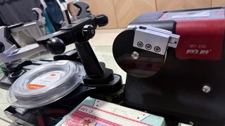 encuerdo raquetas de tenis en Villaviciosa de Odón