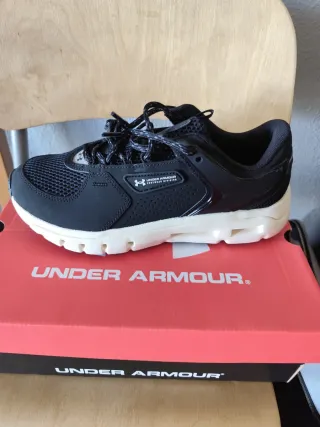 Zapatillas Under Armour Hombre Negras Blancas