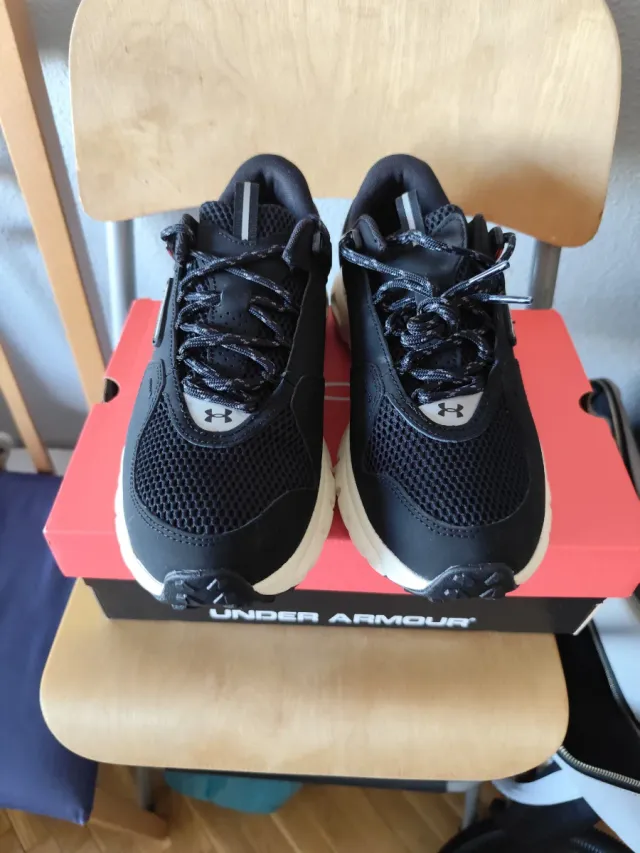 Zapatillas Under Armour Hombre Negras Blancas