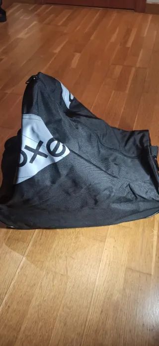 Patines 4 ruedas negros con bolsa y fundas