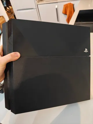 Sony PS4 512GB + FIFA 14