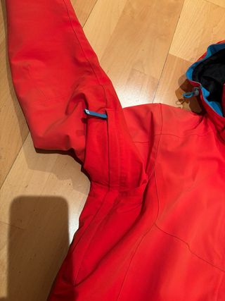 Anorak Esquí Mujer Salomon Rojo y Azul y pantalón