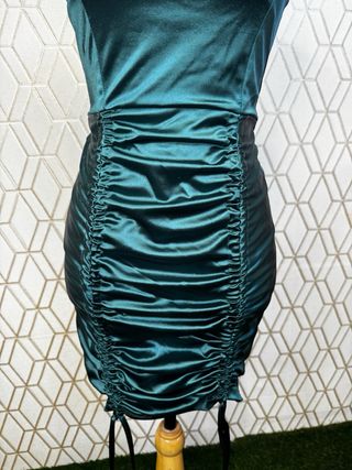 Vestido satén elástico verde