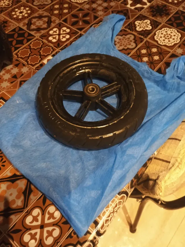 Rueda delantera patinete eléctrico