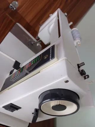 MAQUINA DE COSER SIGMA 2000 N.S.