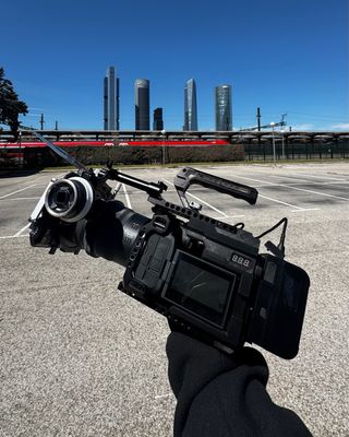 Cineback V-Mount per Canon EOS R5/R6/R7