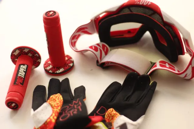 Pack Motocross Gafas, Guantes y puños.