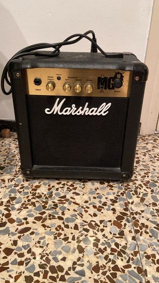 Amplificador Marshall MG10