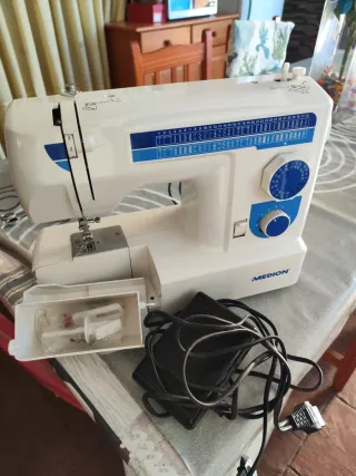 Máquina de coser Medion