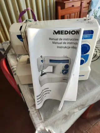 Máquina de coser Medion