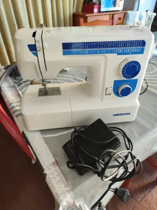 Máquina de coser Medion