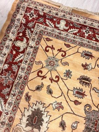 Alfombra Beige y Roja